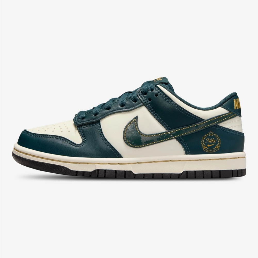 NEW - Nike Dunk Low green white Basketball Shoes